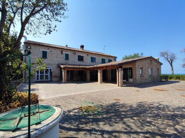 Case e ville in vendita di 750 m² in Località Belgatto, 87