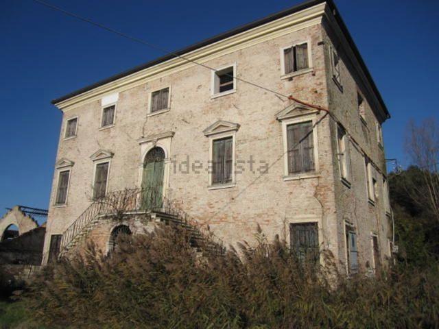 Case e ville in vendita di 750 m² in Strada Provinciale 61