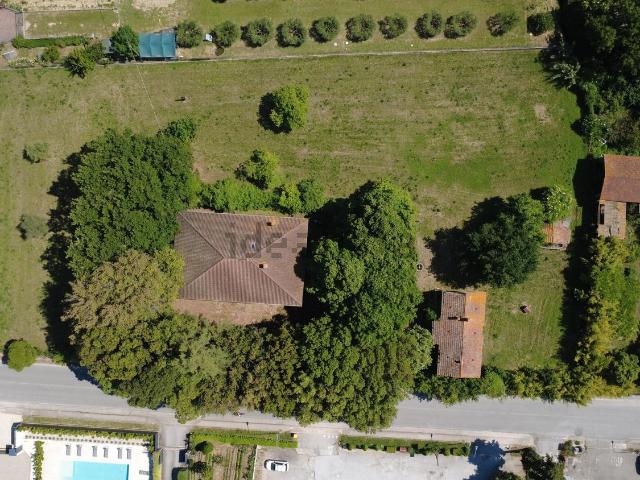 Case e ville in vendita di 750 m² in Strada Tiberina Nord, 247