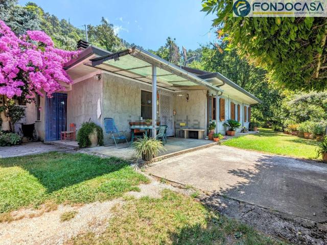 Case e ville in vendita di 75 m² in Via Albetreta