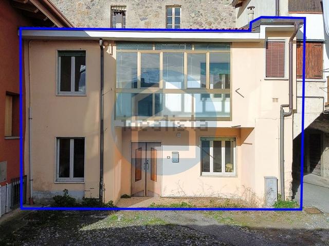 Case e ville in vendita di 75 m² in Via IV Novembre
