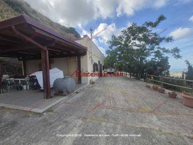 Case e ville in vendita di 75 m² in Via Monsignore Tommaso Papa, 139