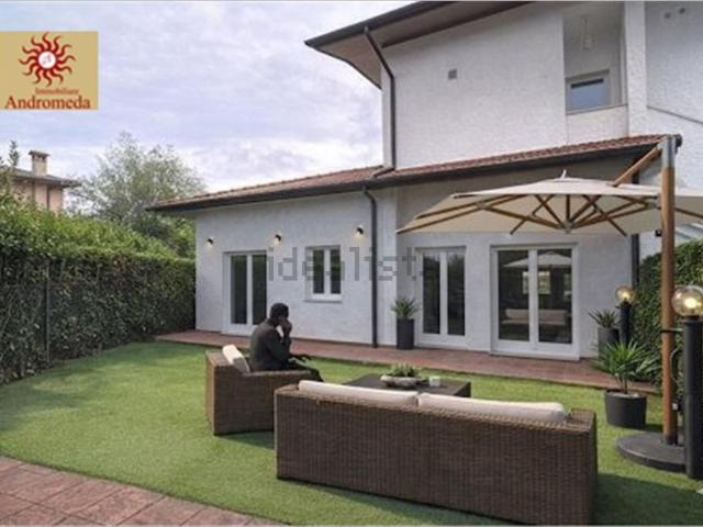 Case e ville in vendita di 75 m² in Via Padre Ignazio da Carrara