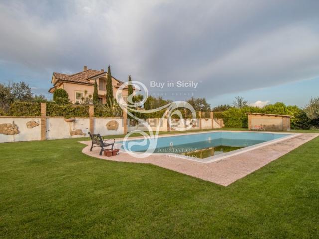 Case e ville in vendita di 760 m² in Contrada Fegotto
