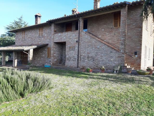 Case e ville in vendita di 760 m² in Strada Provinciale n.419 Castelleone