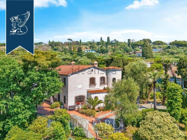 Case e ville in vendita di 761 m²