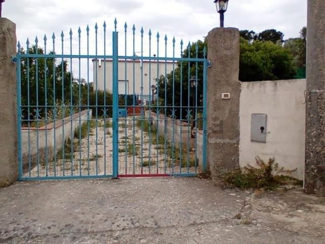 Case e ville in vendita di 76 m² in Contrada Avola Antica