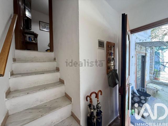 Case e ville in vendita di 76 m² in Via Interna, 10
