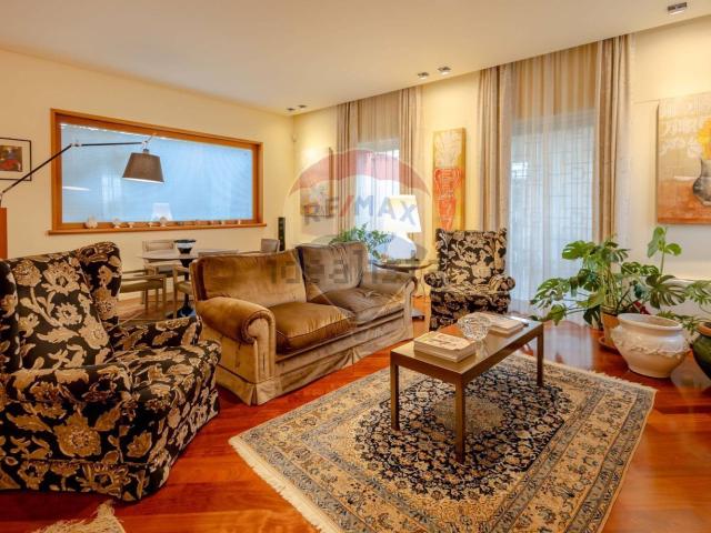 Case e ville in vendita di 775 m² in Corso Alcide de Gasperi