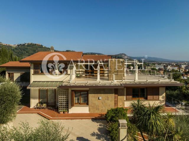 Case e ville in vendita di 777 m² in Via Pesciatina, 22