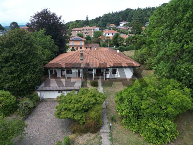 Case e ville in vendita di 780 m² in Via A. Diaz, 2