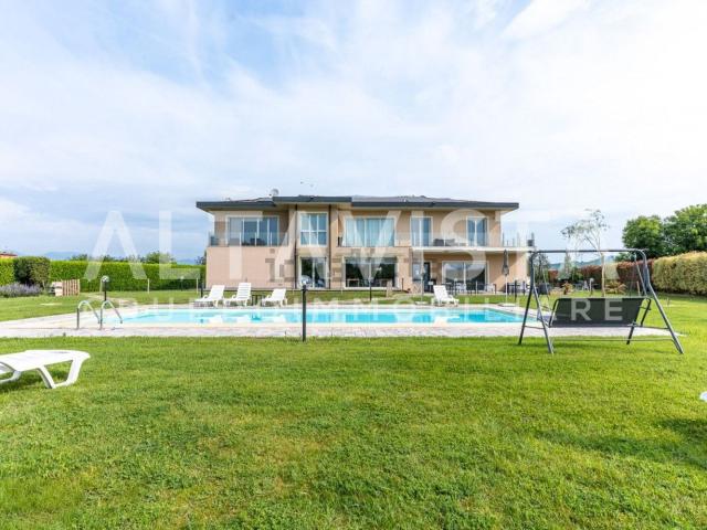 Case e ville in vendita di 781 m² in Piazzale Vittorio Veneto