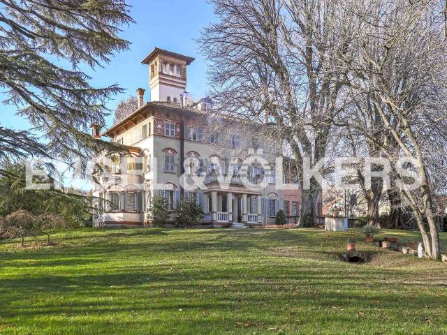 Case e ville in vendita di 790 m² in Strada San Evasio, 20