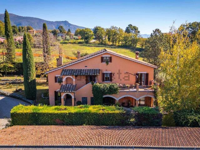 Case e ville in vendita di 791 m² in Località Pianello, 176