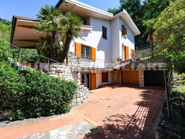 Case e ville in vendita di 795 m² in Via Valsorda, 34