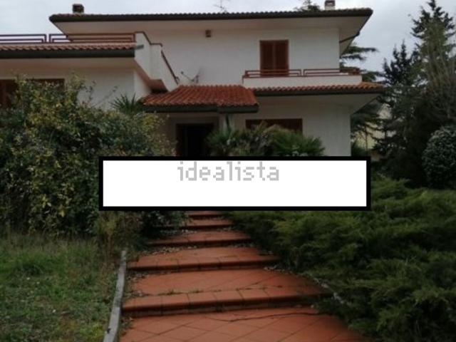 Case e ville in vendita di 796 m² in Via Boncore