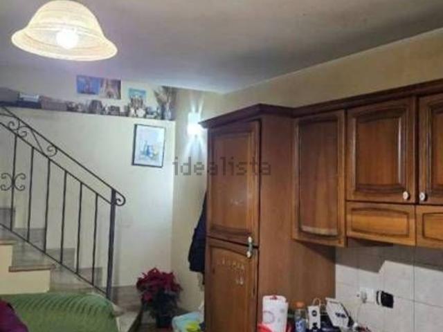 Case e ville in vendita di 79 m² in Via Cairoli, 10