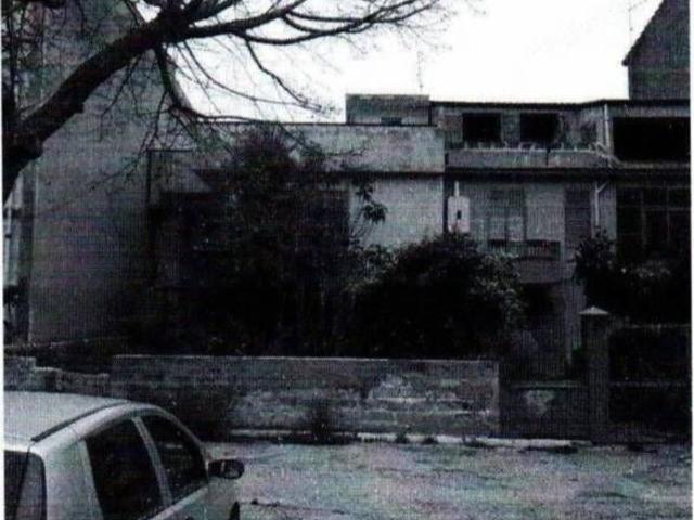 Case e ville in vendita di 83 m² in Via Ugo Foscolo, 42