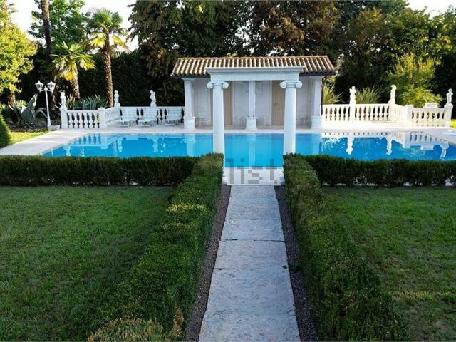 Case e ville in vendita di 8000 m² in Via Piave