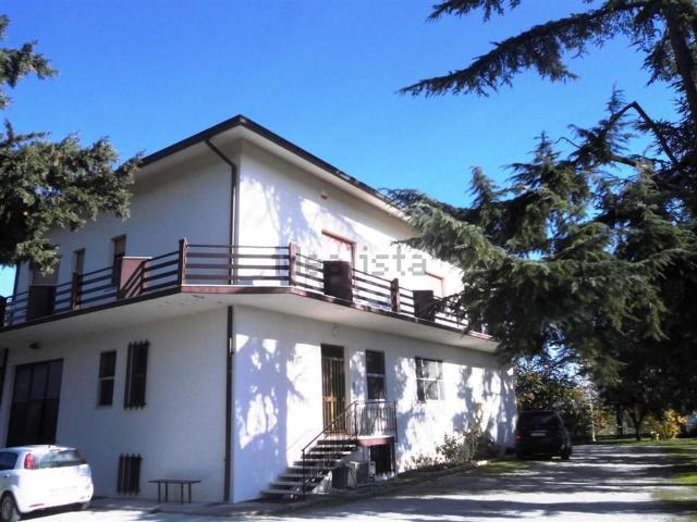Case e ville in vendita di 800 m²