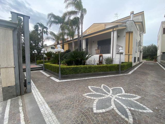 Case e ville in vendita di 800 m²