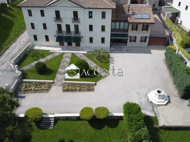 Case e ville in vendita di 800 m² in Via Roma