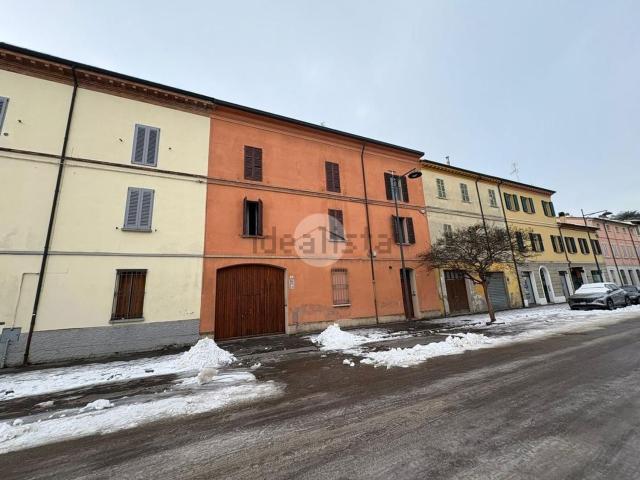 Case e ville in vendita di 800 m² in Via Amendola G 22