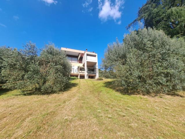Case e ville in vendita di 800 m² in Via garibaldi