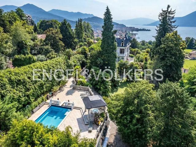 Case e ville in vendita di 800 m² in Via Lugano
