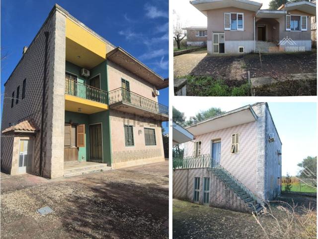 Case e ville in vendita di 800 m² in Via Massafra, 45