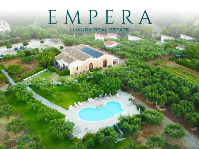 Case e ville in vendita di 800 m² in Contrada Ciauli