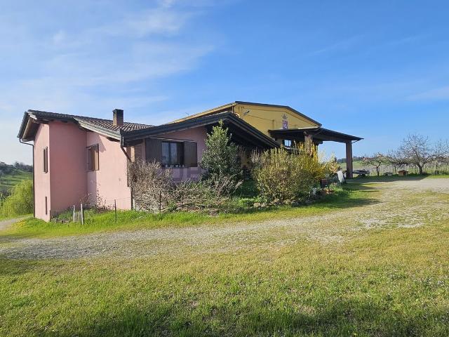 Case e ville in vendita di 800 m² in Strada delle Case Bruciate