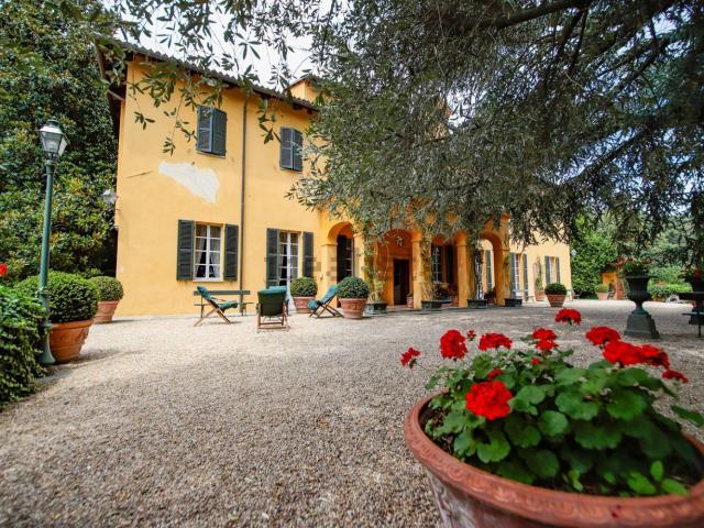 Case e ville in vendita di 800 m² in Strada Santa Brigida