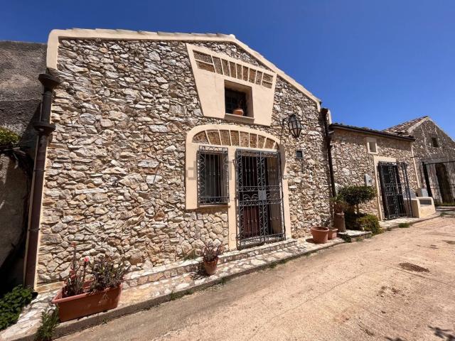 Case e ville in vendita di 80 m² in Contrada Cerri