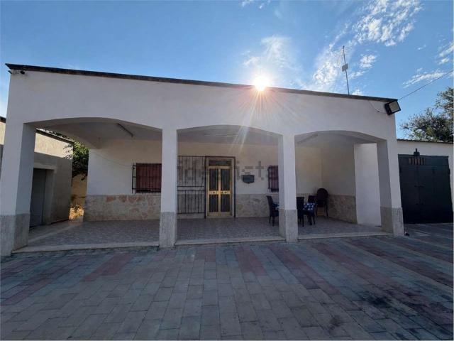 Case e ville in vendita di 80 m² in Contrada Regina, 1