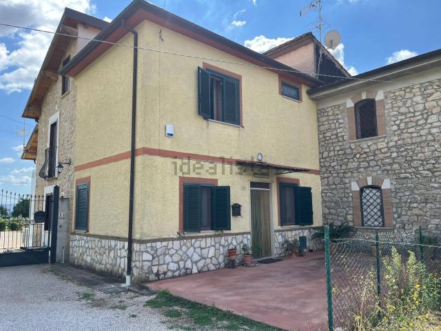 Case e ville in vendita di 80 m² in Via Boccioni