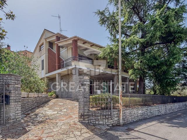 Case e ville in vendita di 817 m² in Via A. Gramsci