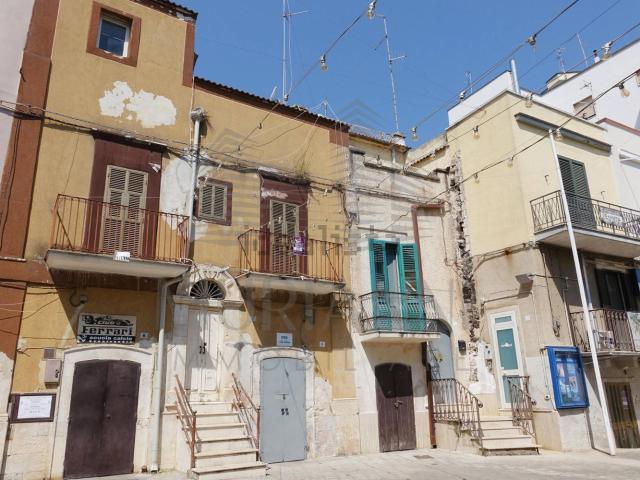 Case e ville in vendita di 81 m² in Corso Vittorio Emanuele III, 17