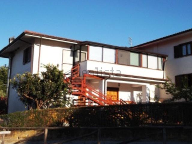 Case e ville in vendita di 81 m² in Via Aldo Moro