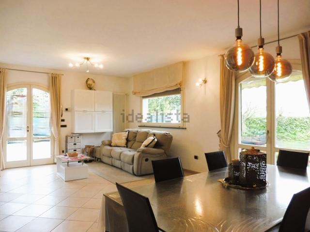 Case e ville in vendita di 81 m² in Via Raffaello Sanzio, 196