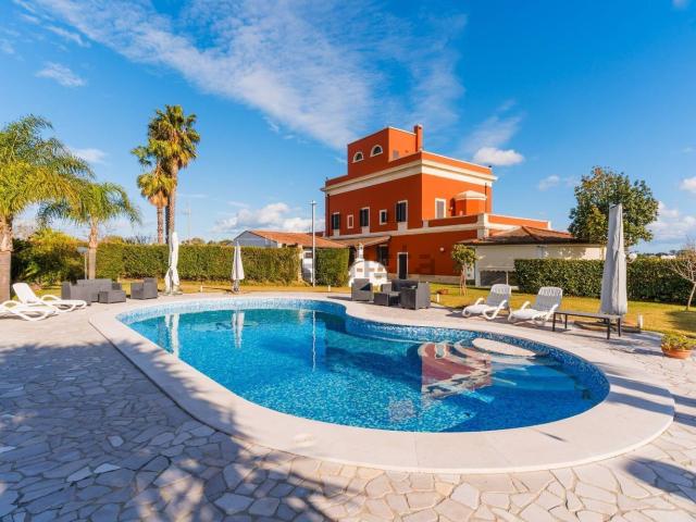 Case e ville in vendita di 820 m² in Via Lecce