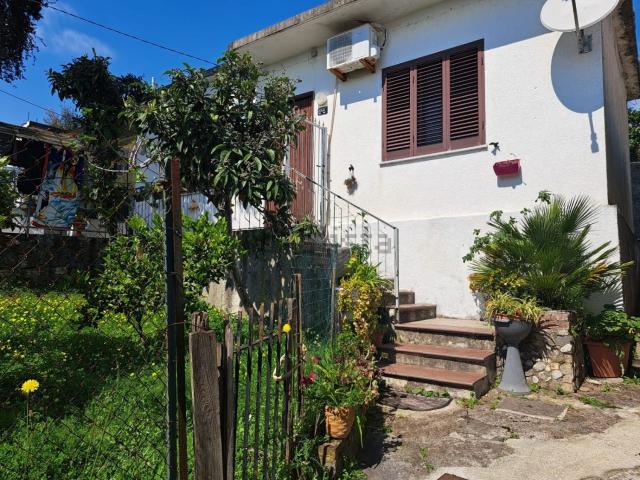 Case e ville in vendita di 87 m² in Via Carlo Pisacane