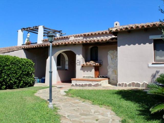 Case e ville in vendita di 87 m² in Via Limbara