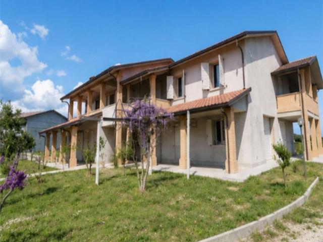 Case e ville in vendita di 840 m² in Strada Rocca delle Caminate, 6