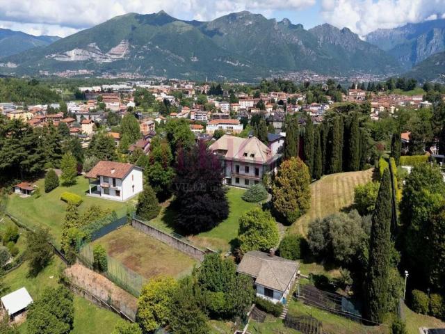 Case e ville in vendita di 845 m² in Via al Chiarè, 4