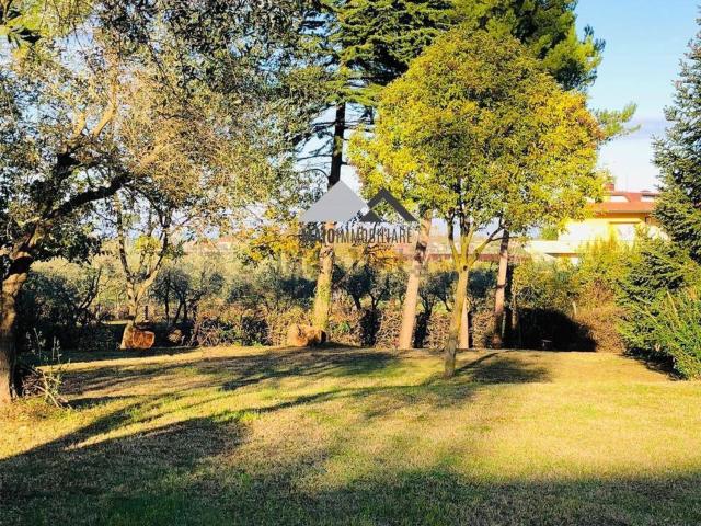 Case e ville in vendita di 848 m² in Via Camilluccia