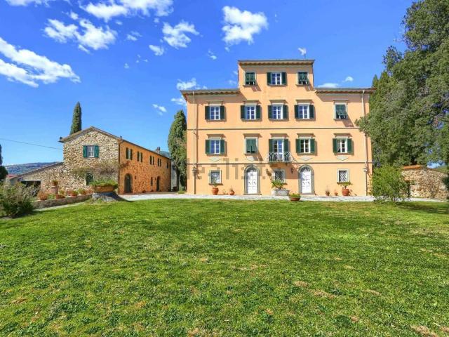 Case e ville in vendita di 850 m²