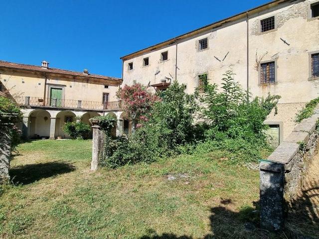 Case e ville in vendita di 850 m²