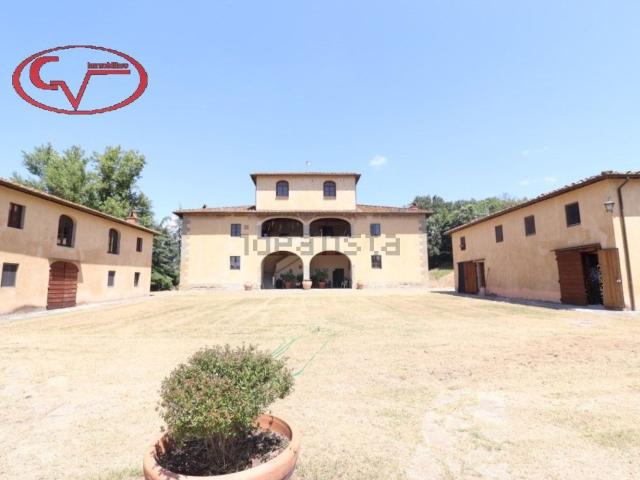 Case e ville in vendita di 850 m² in Via Aretina