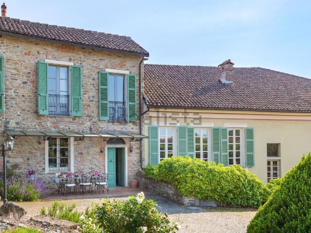 Case e ville in vendita di 852 m² in Piazza San Guido, 49